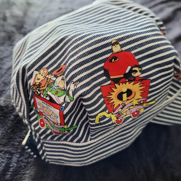 Disney Cap with many characters - Picture 3 of 10